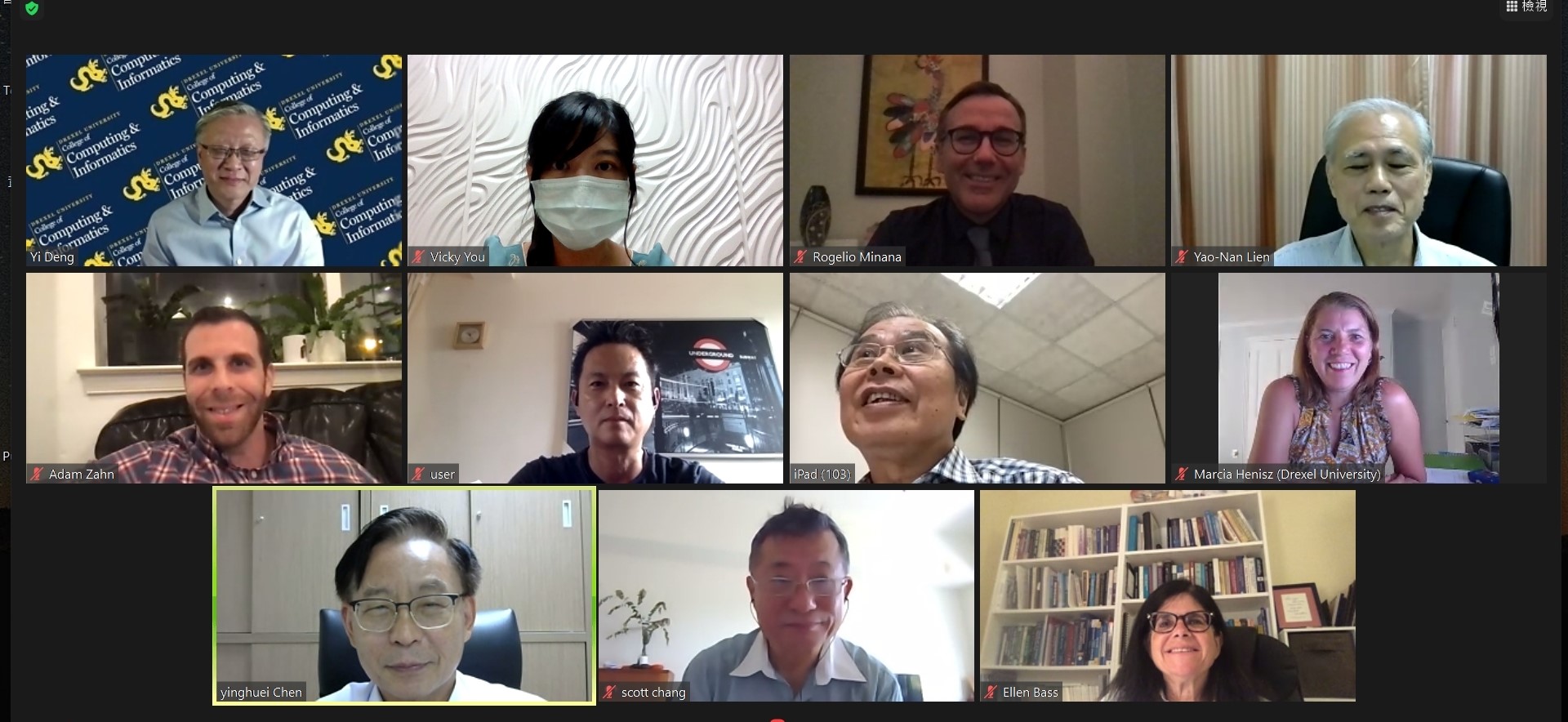 Drexel University教務長Rogelio Miñana 博士(上排右二),資電學院院長Yi-Deng 博士(上排右四),與亞大國際學院院長陳英輝(下排左一)等人,洽談雙方合作事宜。