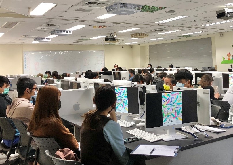 陳彥廷教授以「設計。教學。傳承」為題,教導亞大學生如何準備國際競賽。