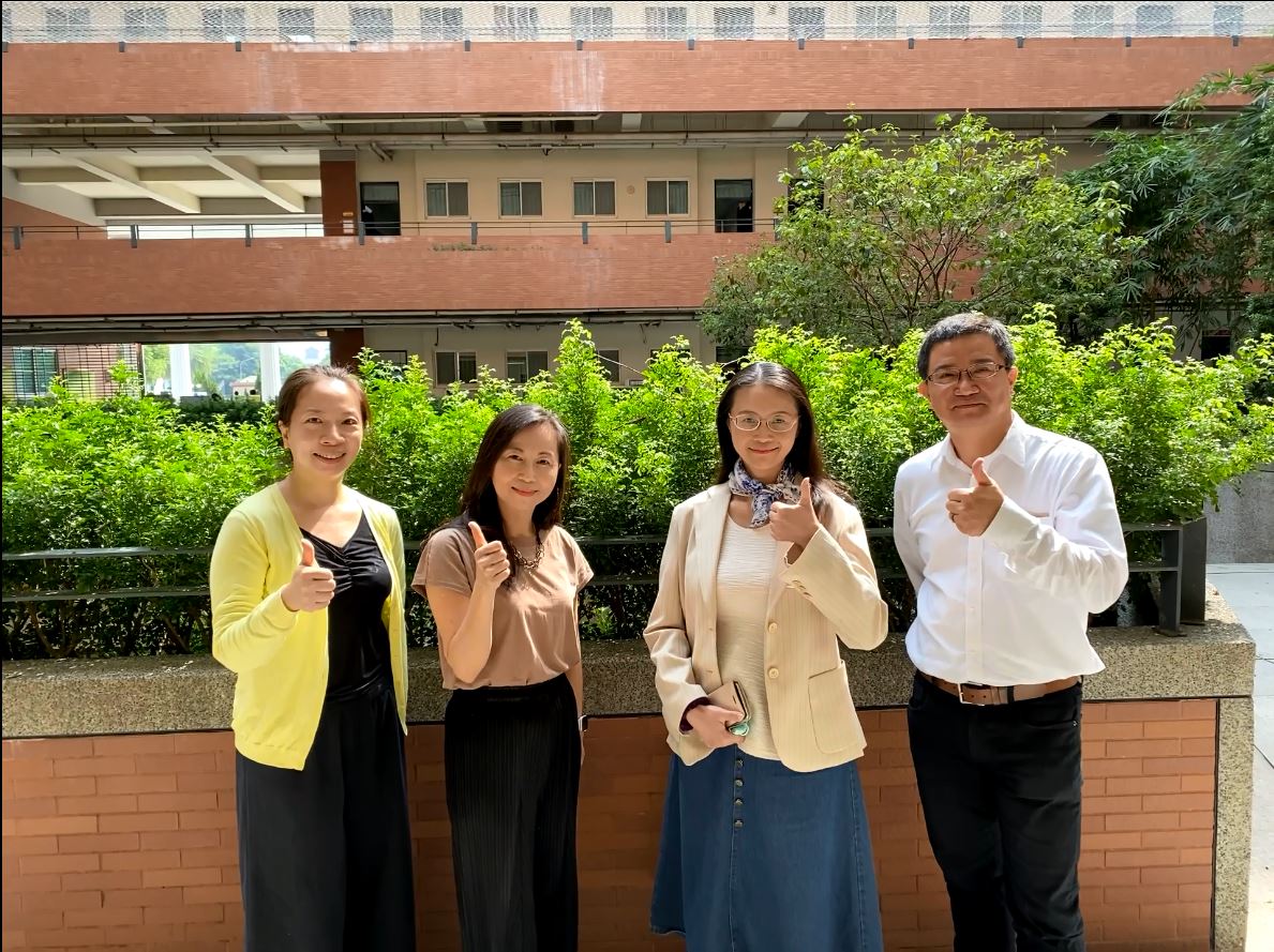 109學年度績優職涯導師,視傳系老師朱庭逸(左起)、幼教系老師林妮燕、護理系老師洪慧容、心理系老師郭俊顯。