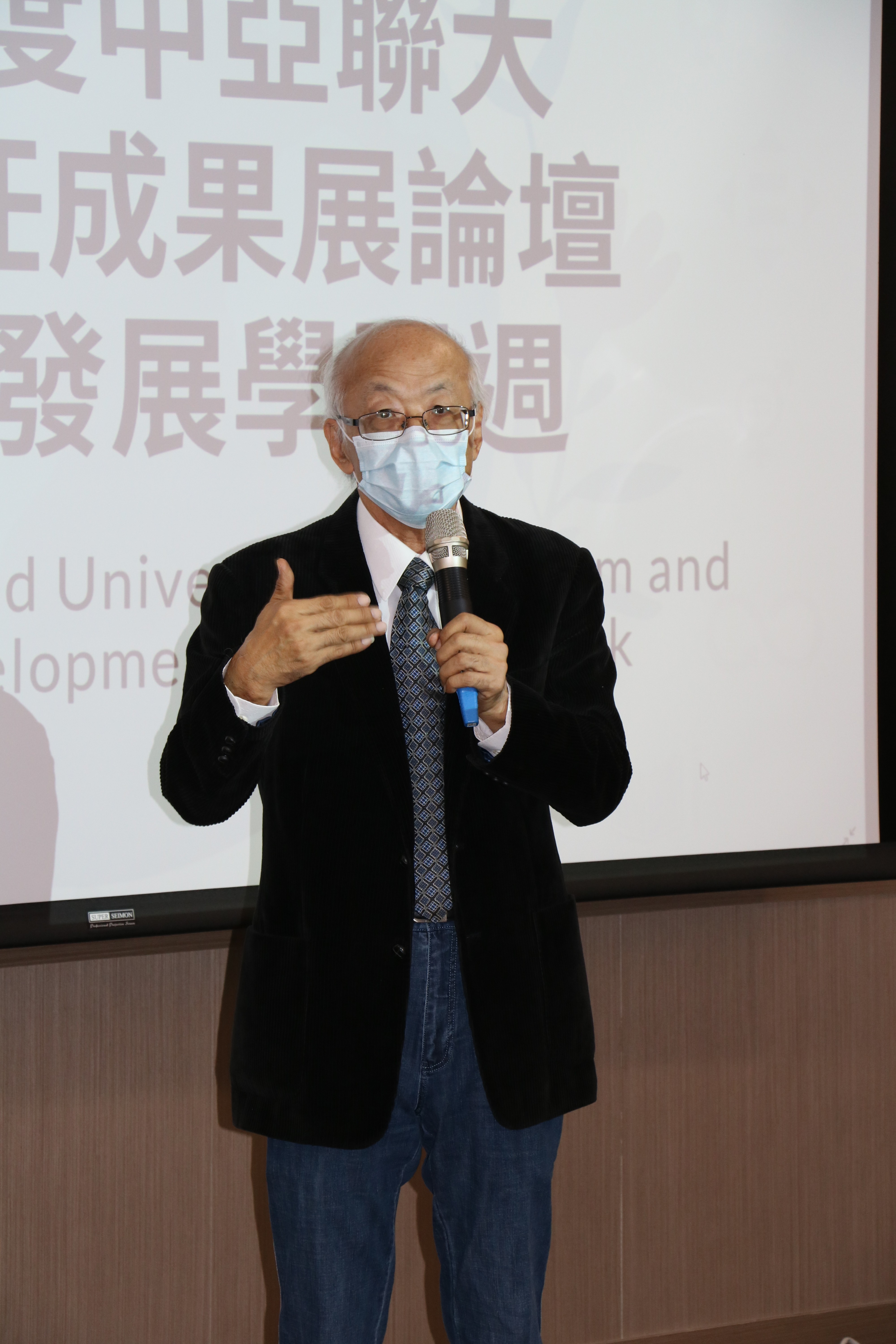亞大吳聰能副校長表示,亞大與中醫大的合作相當緊密,而成果驚人,亞大已有2位學生取得中亞聯大雙聯學位。