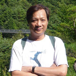 李新富教授 李新富教授