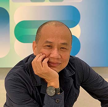 游明龍教授 游明龍教授