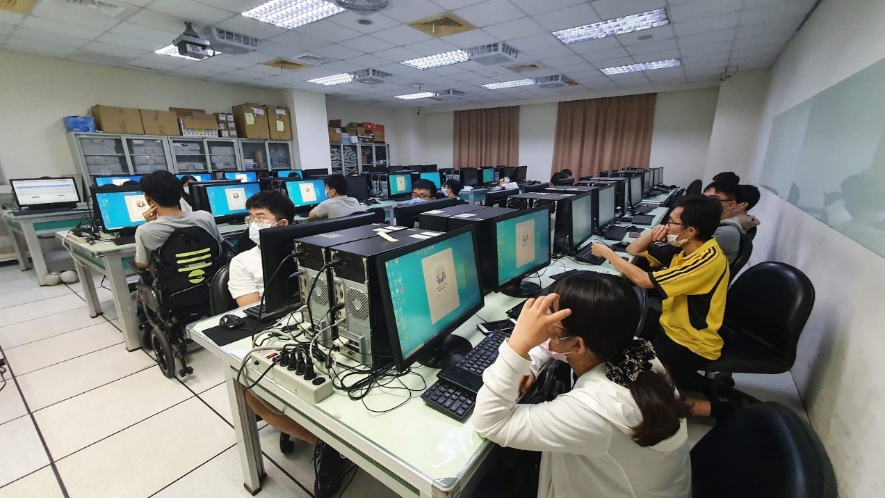 亞大資工系在賽前,透過同步視訊舉辦AI工作坊,針對AICUP農地作物影像辨識比賽,進行6週的深度學習程式練習