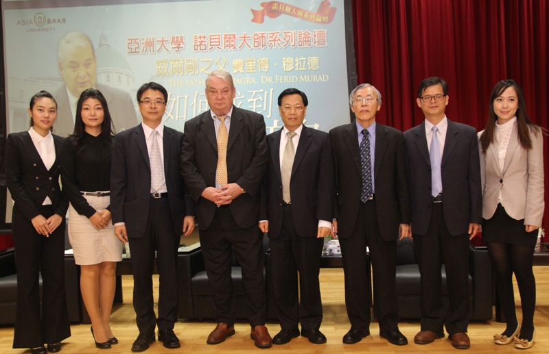 威爾剛之父-穆拉德博士到亞洲大學演講,與亞大師生座談。