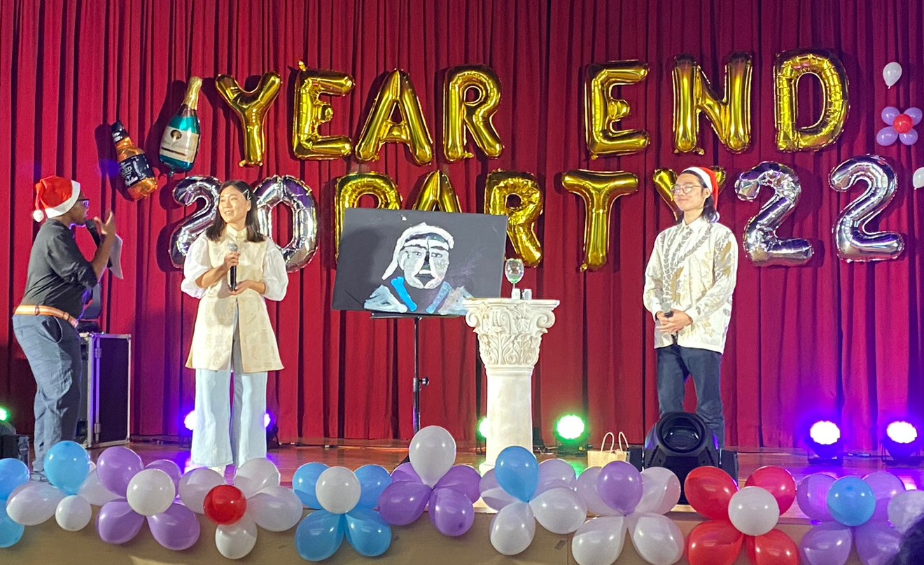 圖為亞大蒙古生,在1首歌時間內,完成速畫表演。
