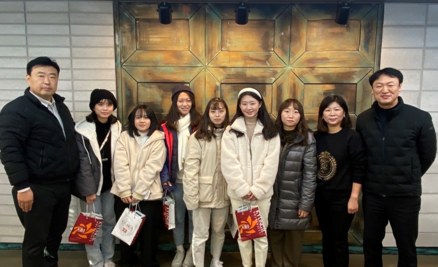 到設計學院文創研究室,探索將韓國大邱城市意象,應用創意轉化成文創伴手禮的設計