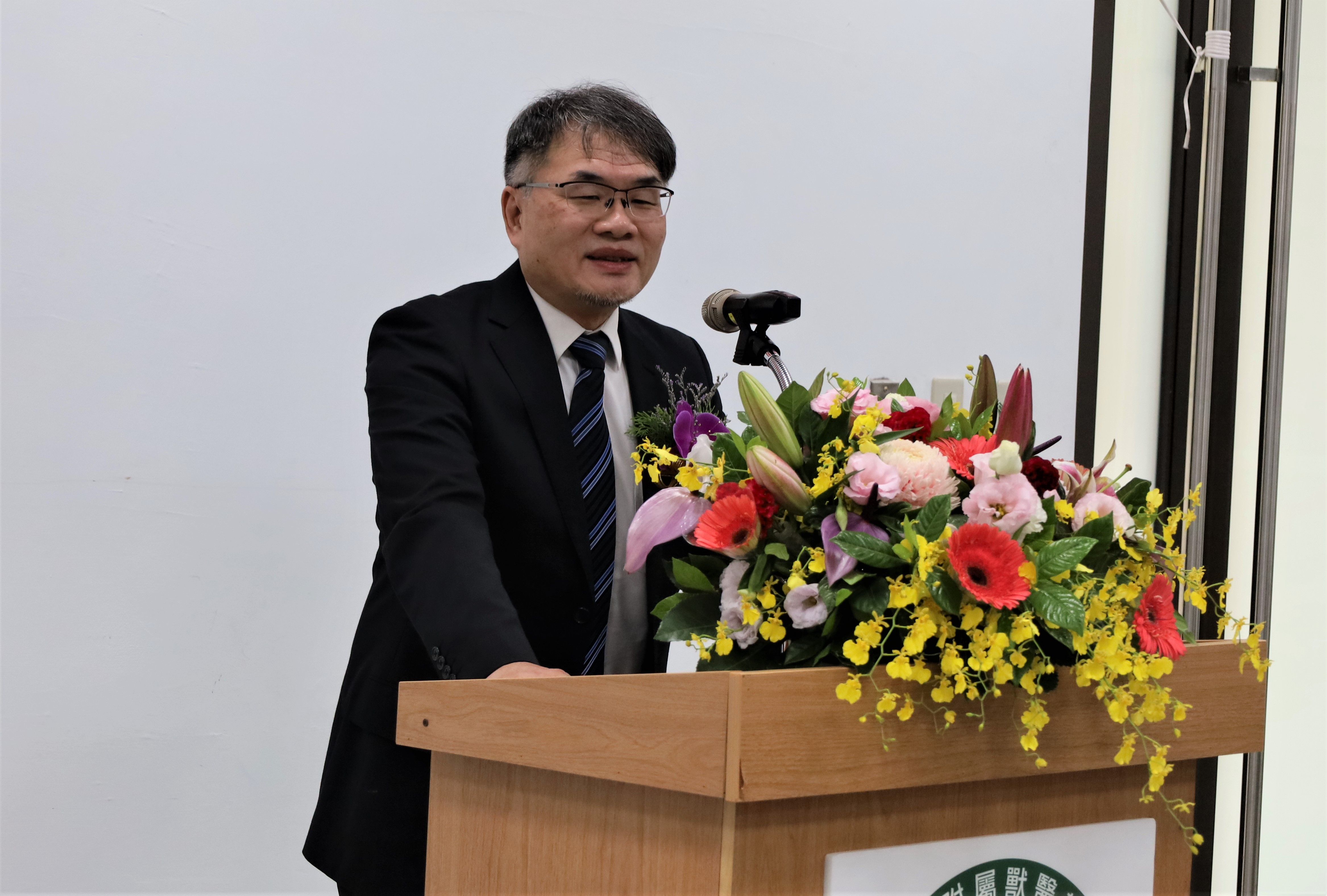 圖為農委會防檢局長邱垂章指出，非常感謝亞大支持獸醫教育，讓獸醫體制越來越好。
