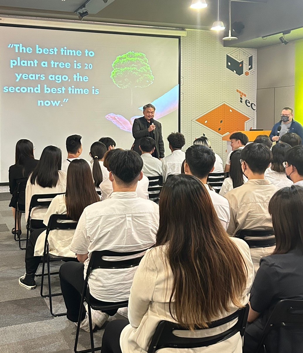 圖為ThinkCloud雲想科技副總黃瑋杰,分享數位應用實務。