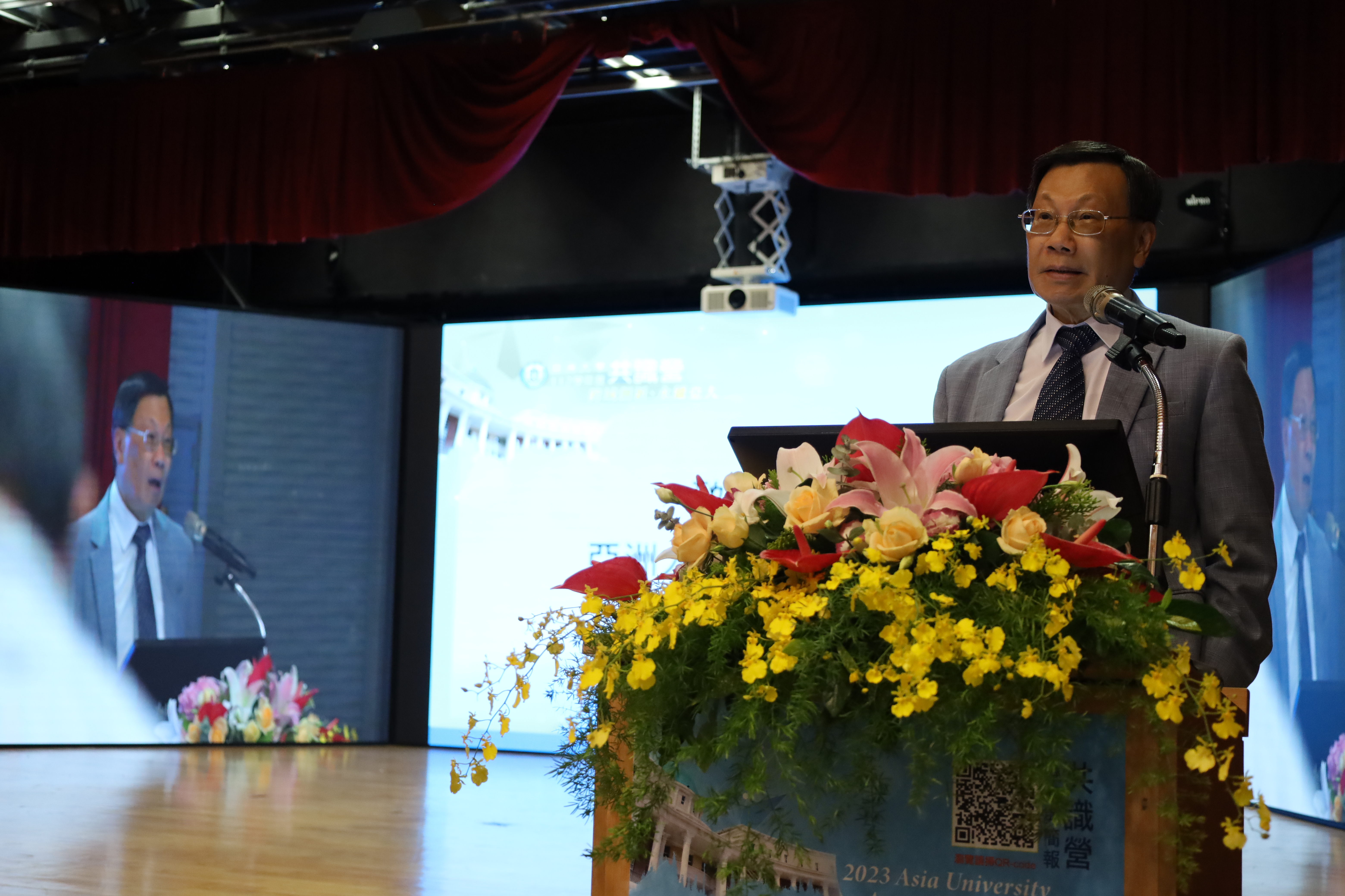 圖為亞大校長蔡進發表示，亞大朝智慧大學邁進，與世界頂尖人才合作，打造永續大學。