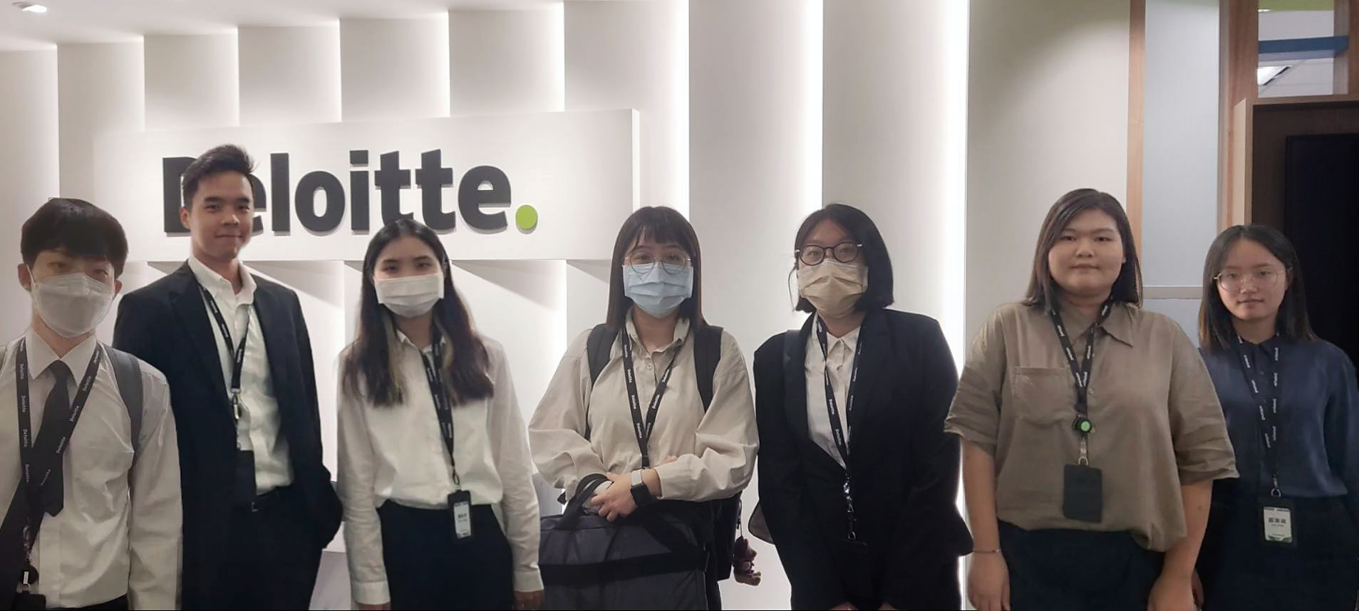 圖為亞大會資系,有2位同學錄取勤業眾信會計師事務所全學年實習,另有5位畢業生獲正職錄取。
