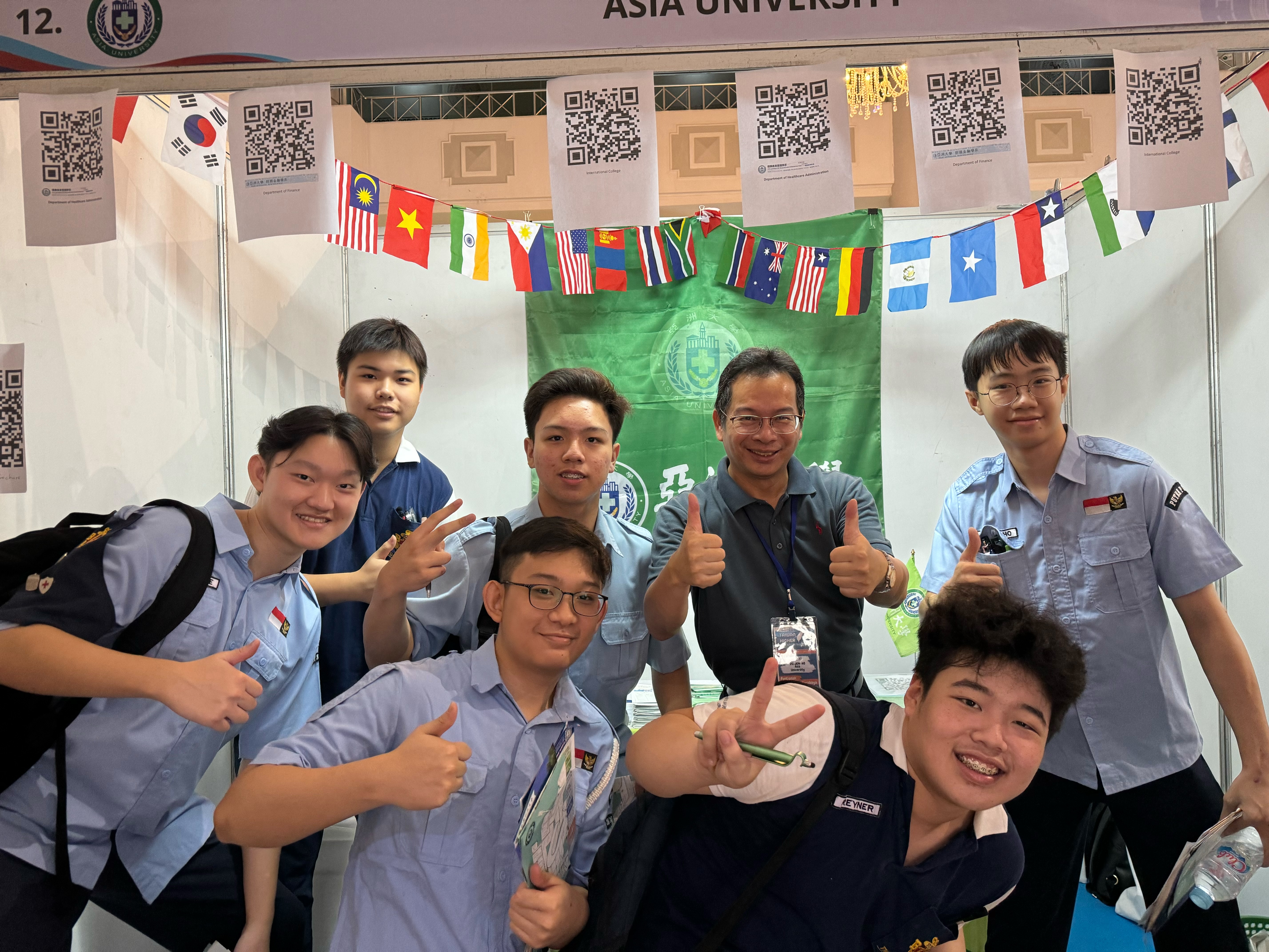 圖為「2023台灣高等教育展」,印尼學生對於就讀亞大興趣高。