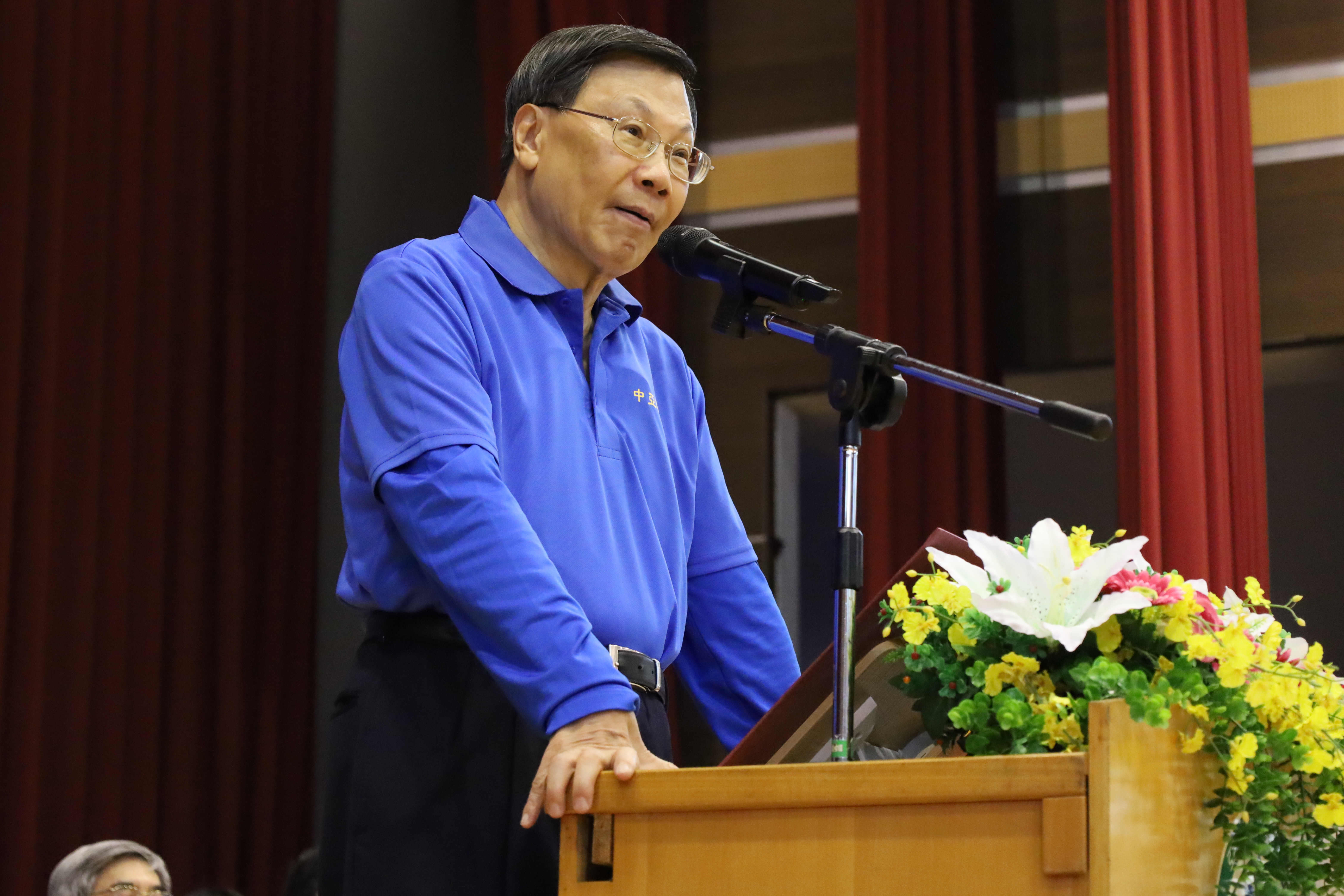 圖為亞大校長蔡進發表示，藉著運動會灌注活力，在同學的學習與日常生活中，並紓解身心。