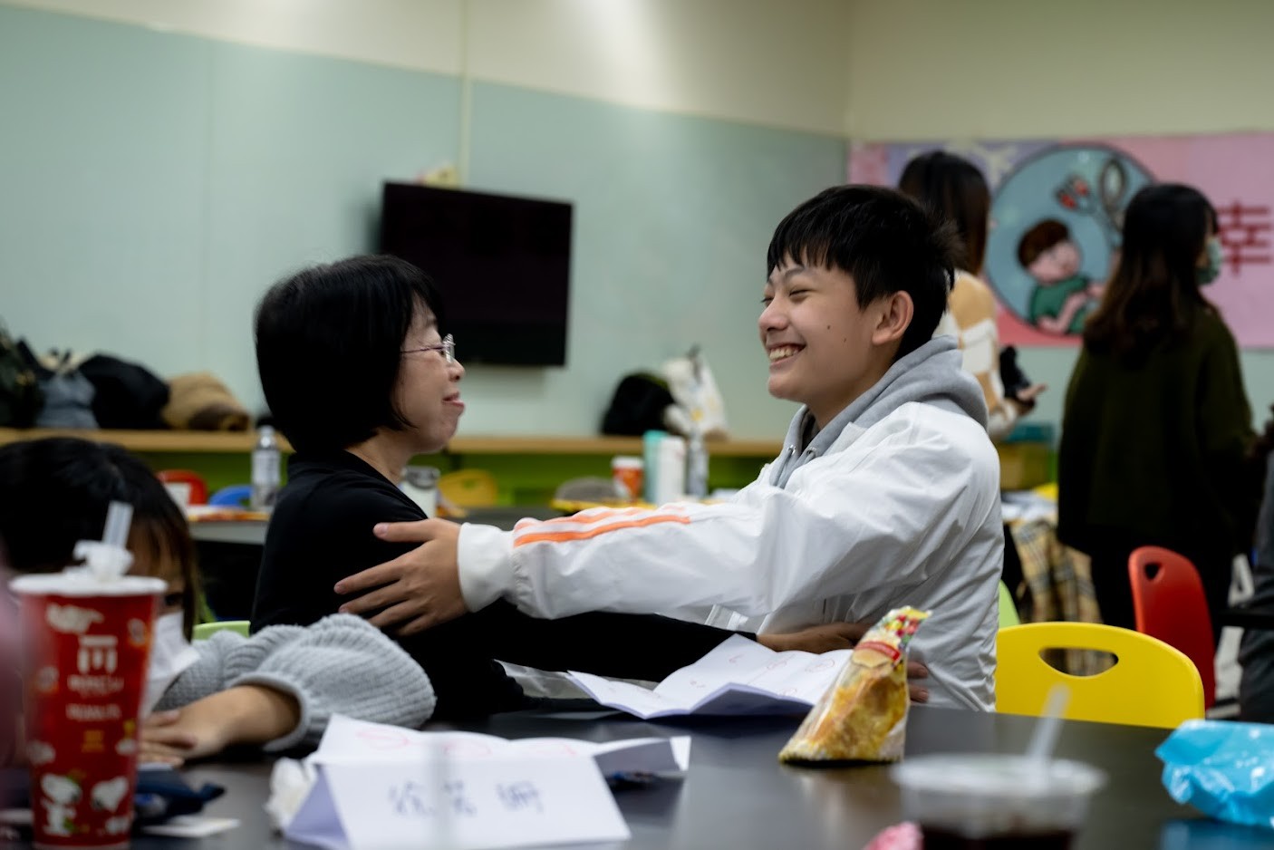 圖為「親子破冰遊戲」課程,促進家長和孩子的情感交流。