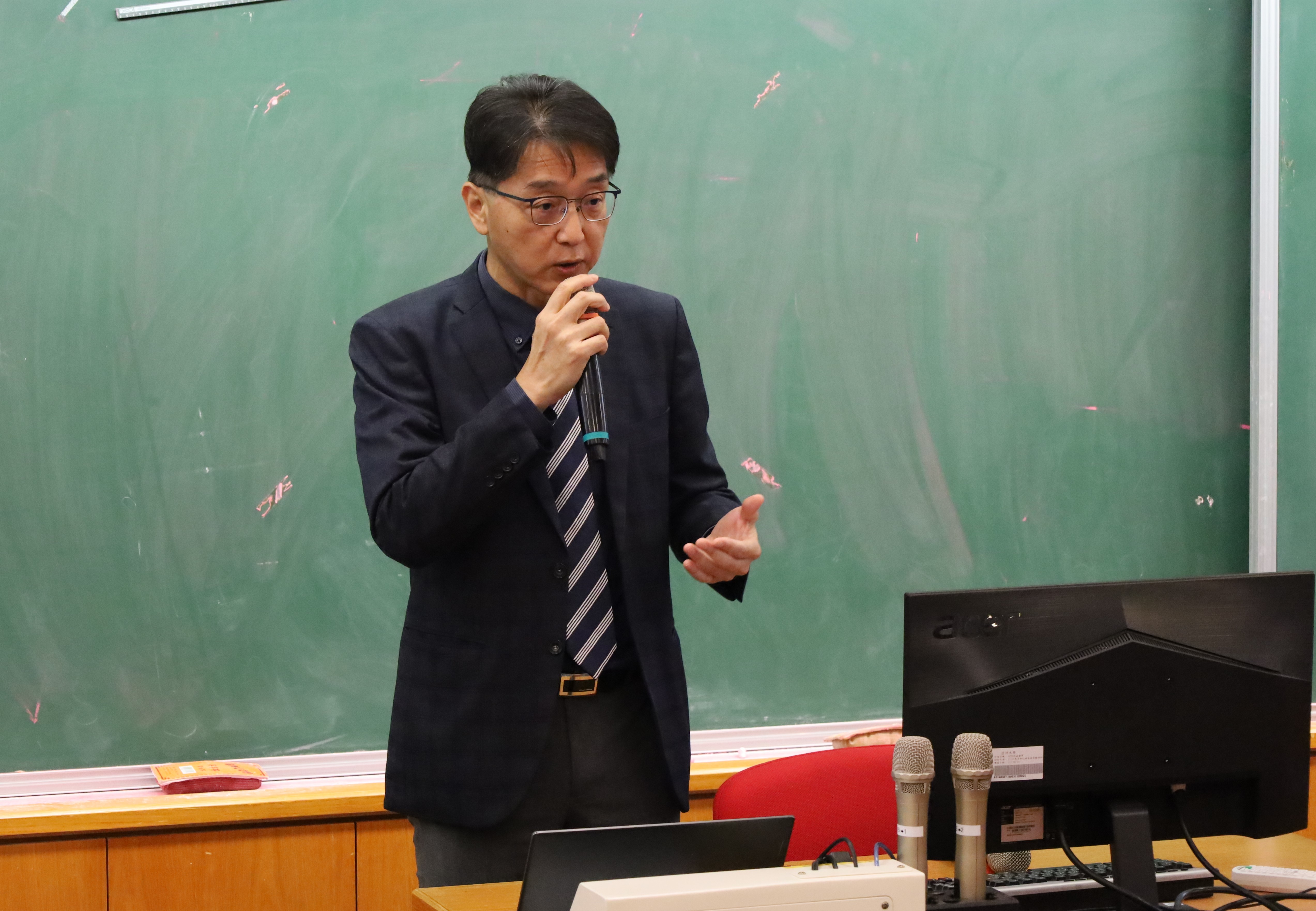 圖為瑞思資訊暨翔棋科技執行副總袁紹清指出，無人機產業希望透過產學互動、技術轉移培育人才。