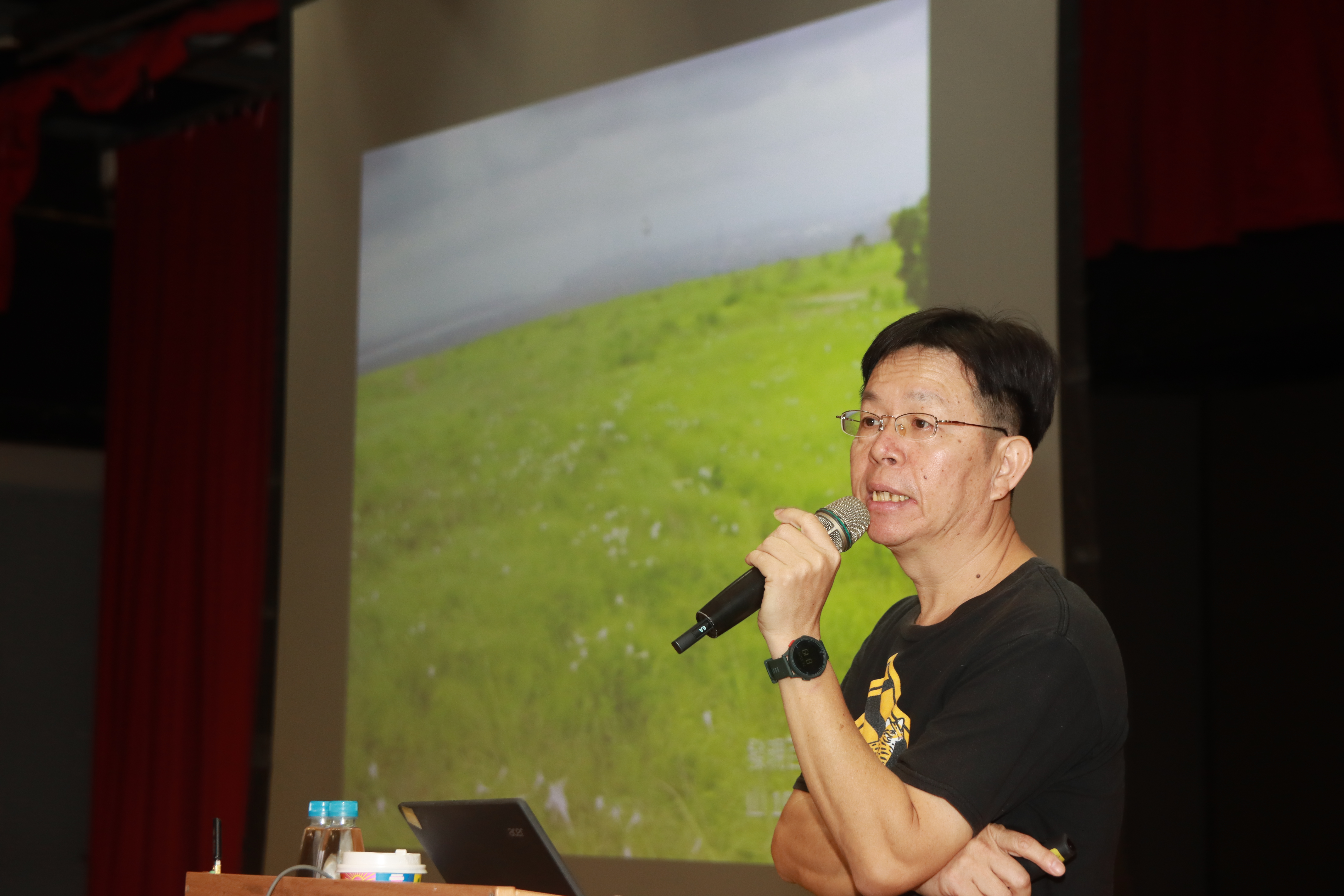 圖為「山貓森林」發起人吳金樹，談《山貓森林與綠色永續》。