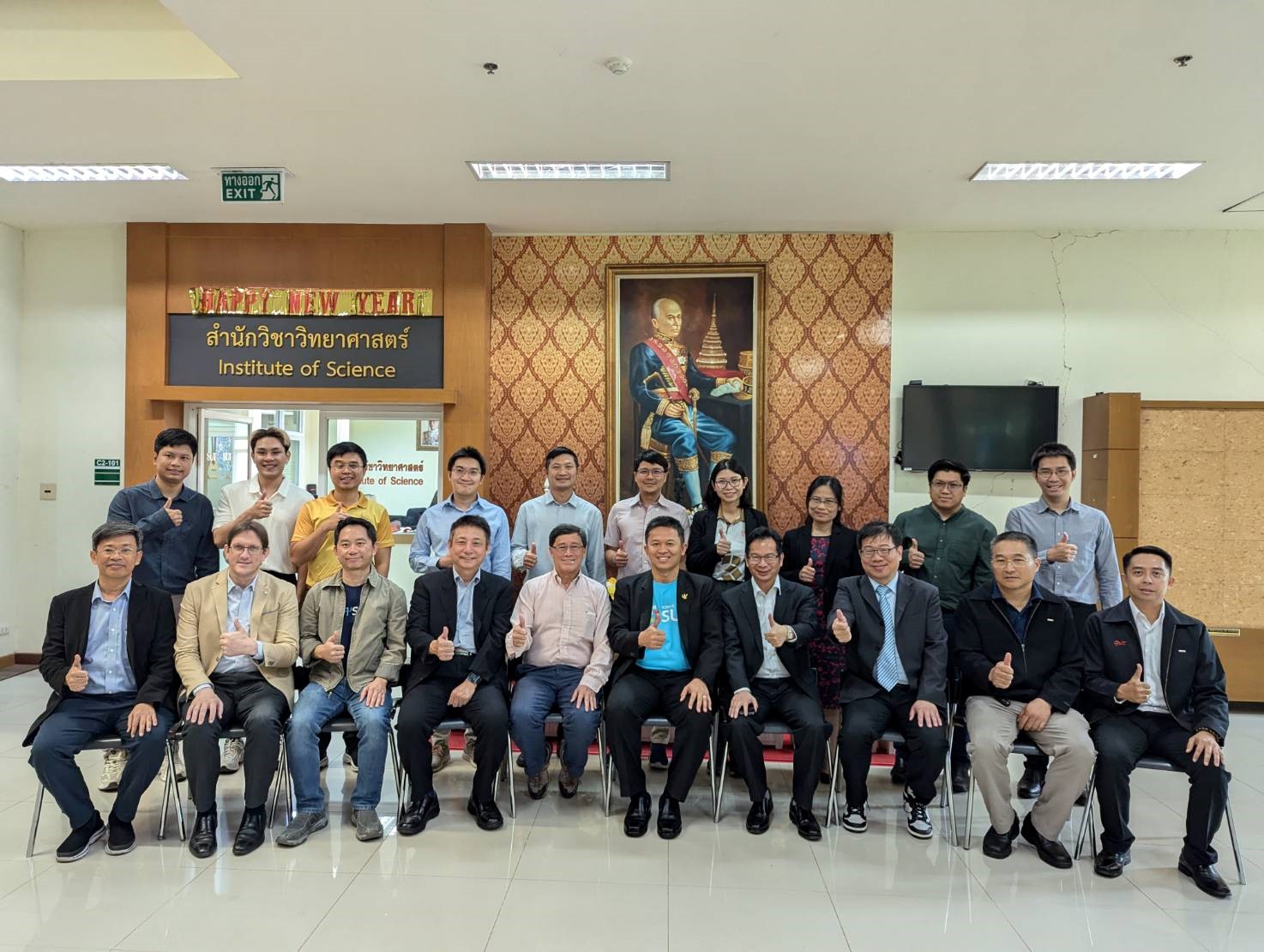圖為亞大訪問團包括:國際長歐仁和(前排右4)等,與泰國農業大學代表合影。