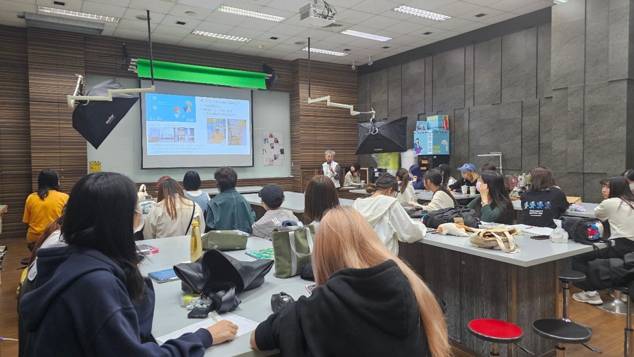 圖為歐宣國際開發設計公司設計總監許艷玲,分享她的創作歷程與設計心法。