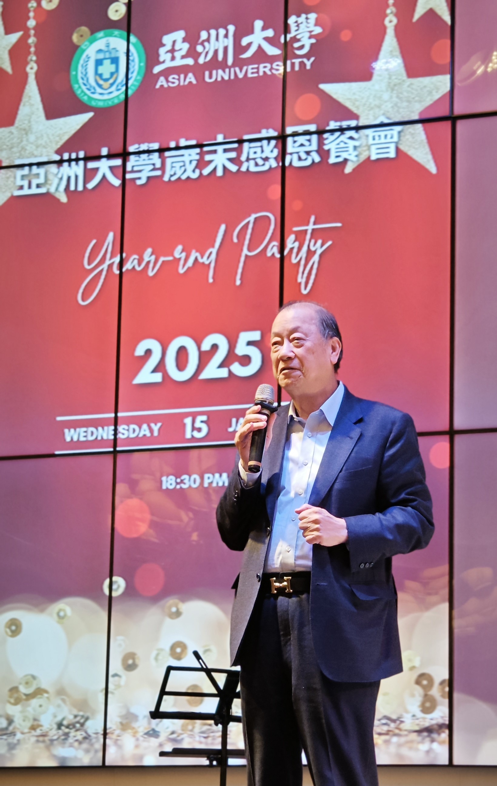 圖為亞大創辦人蔡長海表示,亞大永續經營可以「放心」。