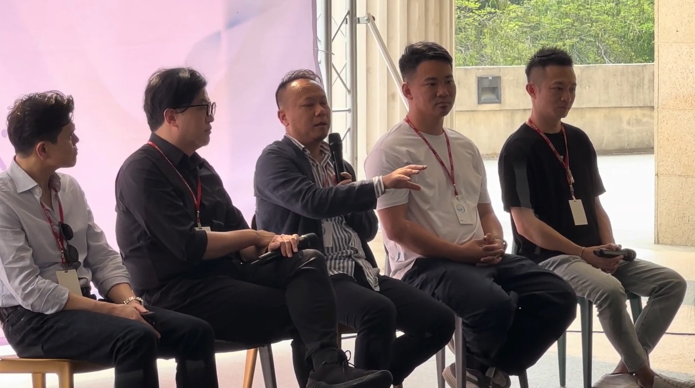 穆德設計總監洪嘉聯(中)，分享創業歷程。