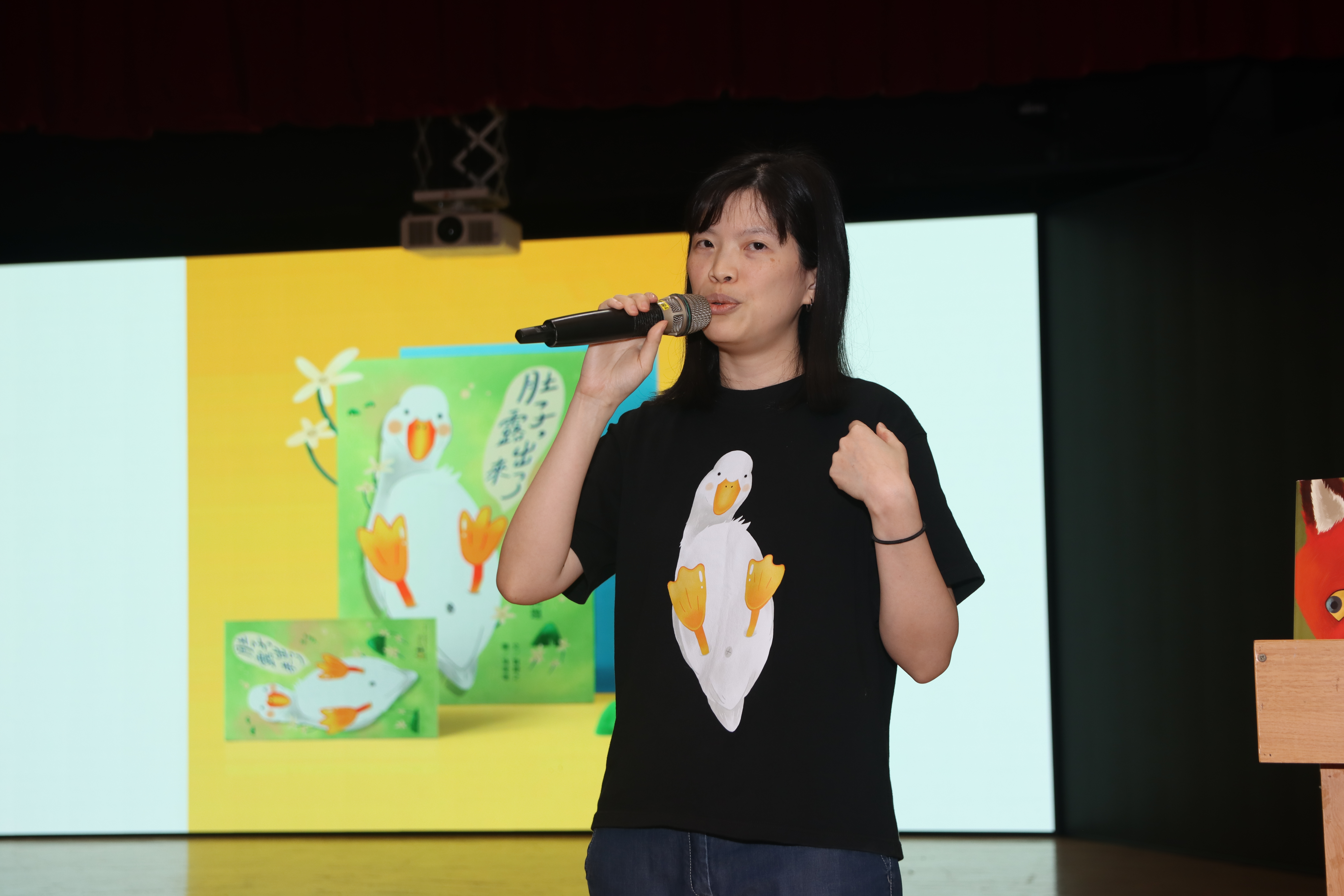 台灣動物與人學會理事龍緣之，主講「尋找動物烏托邦：田野調查、紀實和書籍創作」。