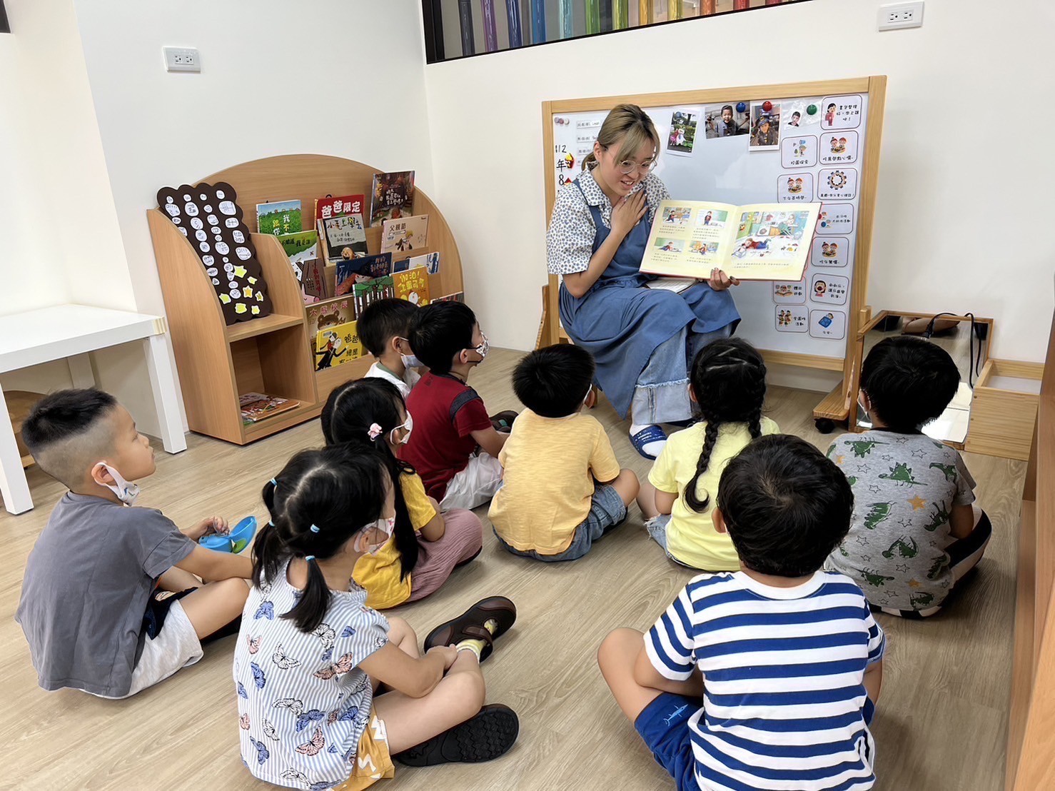 亞大幼教系校友謝嘉芳,今年考上宜蘭系公立托兒所教師。