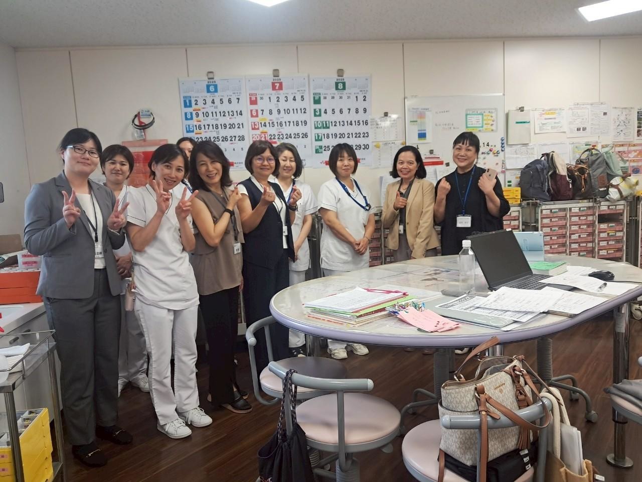 亞大護理學院,參訪伸江福址會「特別養護老人ホーム クロスハート幸・川崎」。